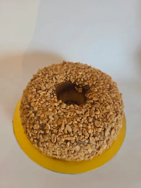 Peanut cake (ginguba) covered in peanuts