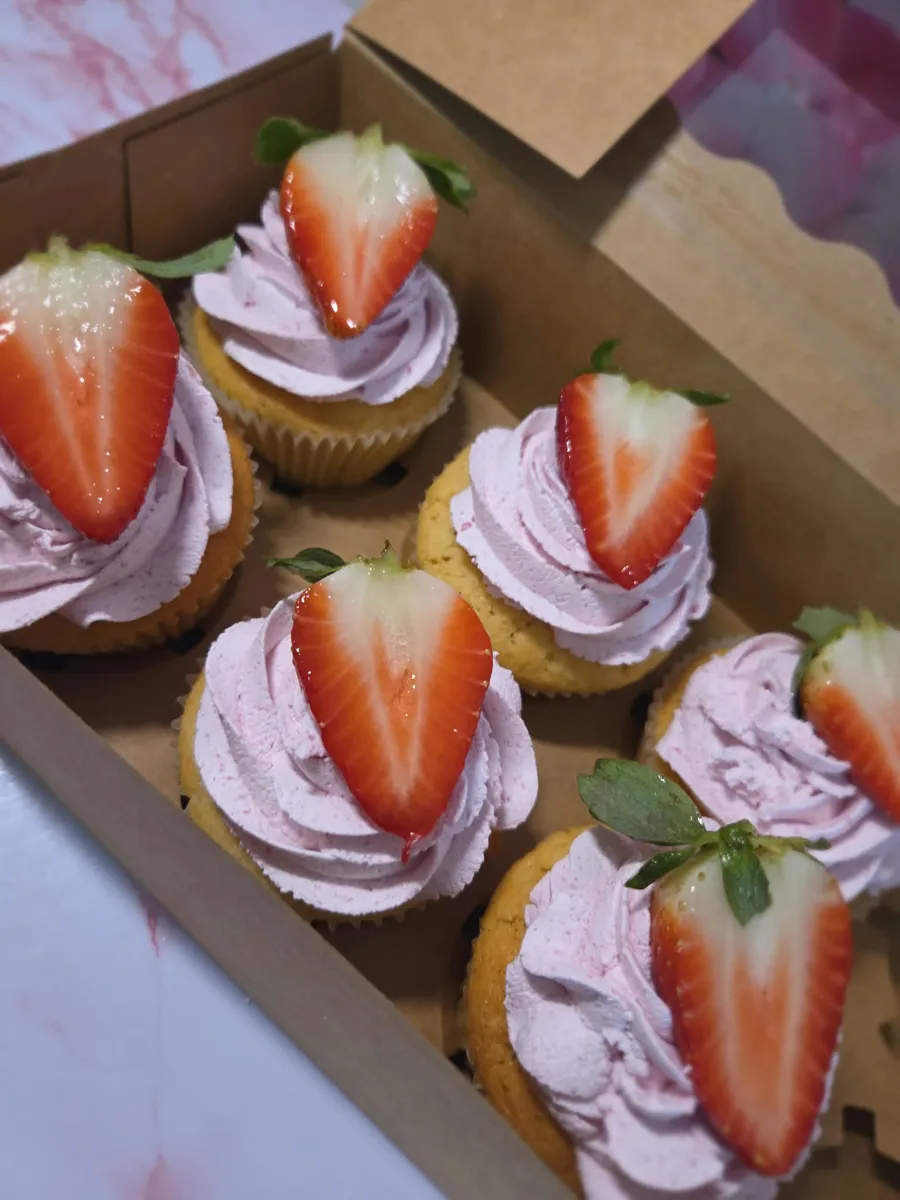 Strawberry cupcakes