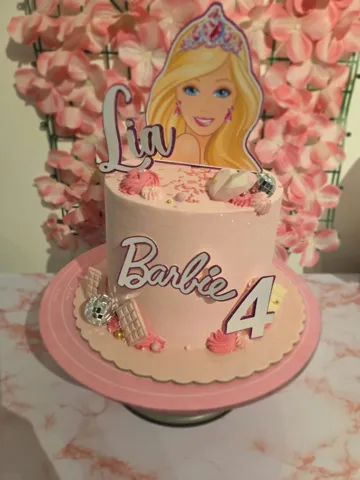 Lia's Barbie cake