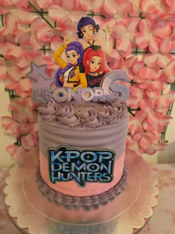 K-Pop cake